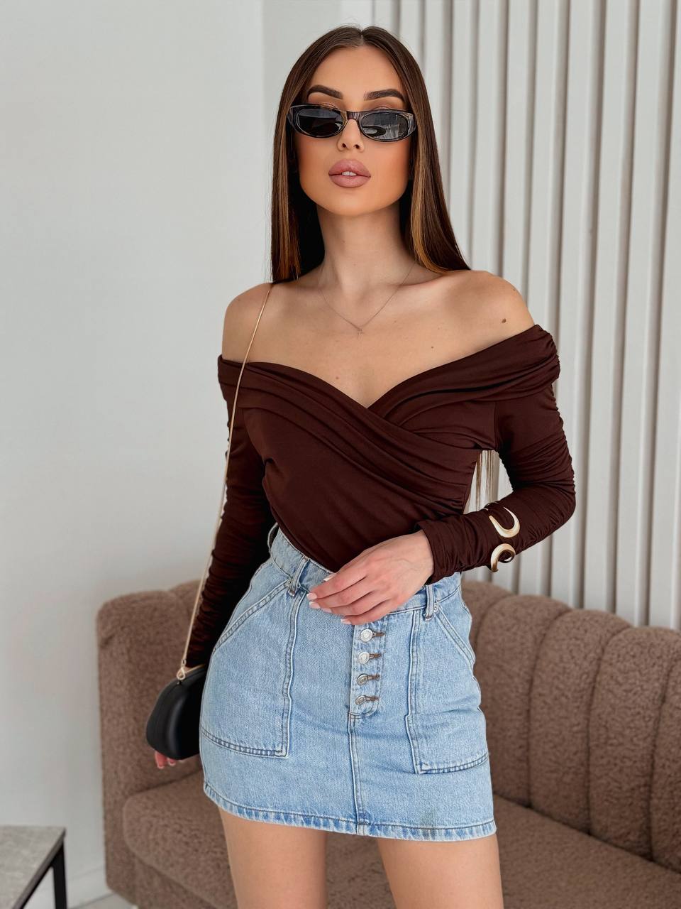 Боді з відкритими плечима