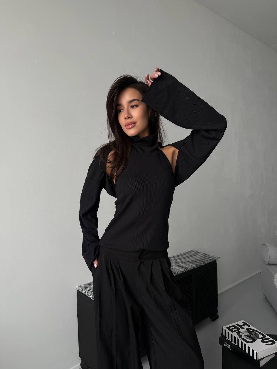 Топ з болеро з золотою застібкою