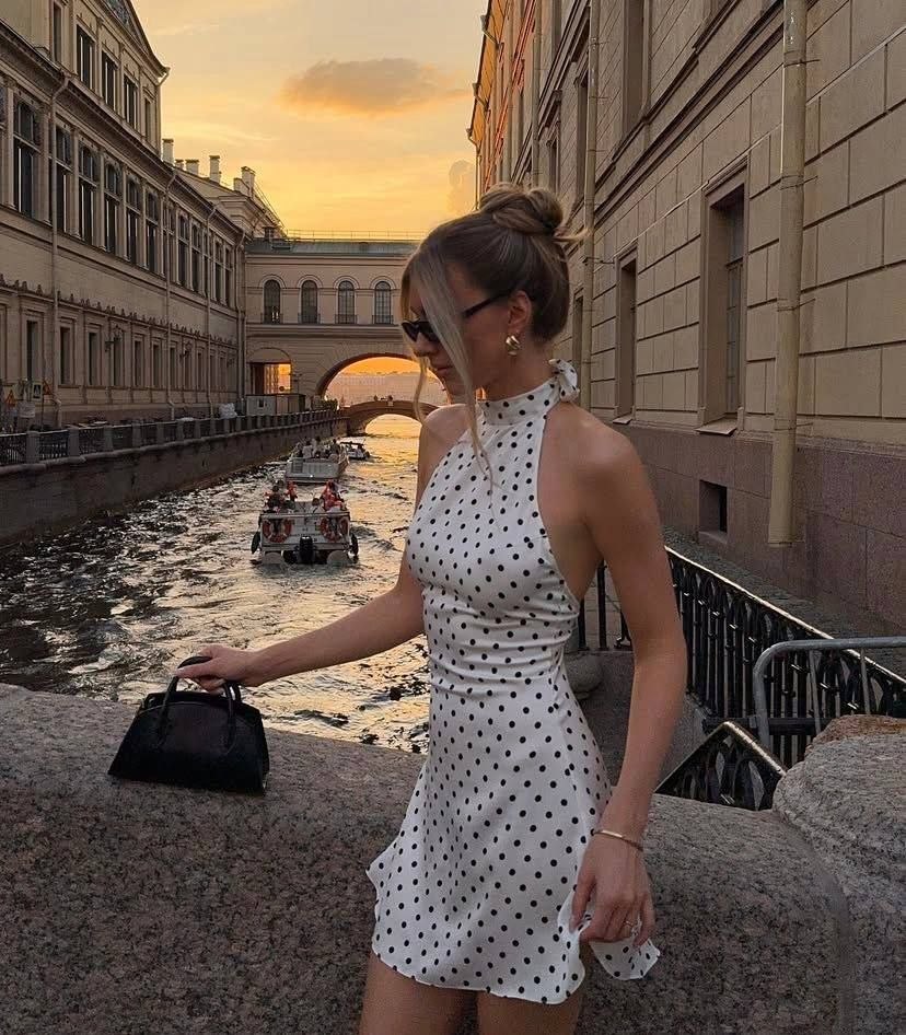 Шовкова сукня в горошок