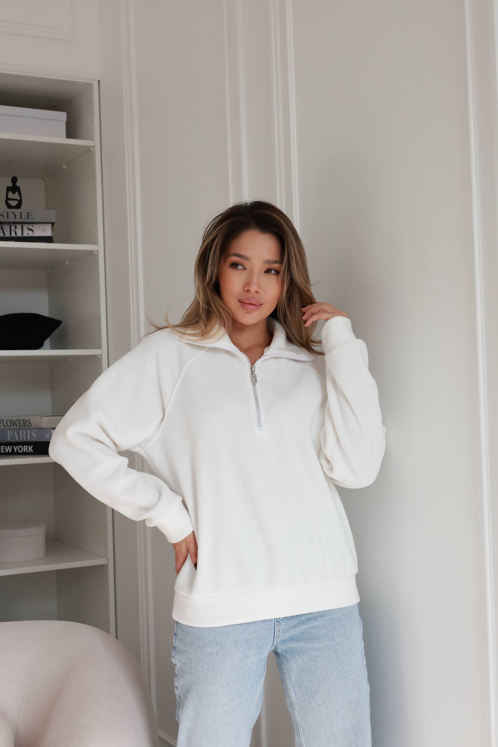 Жіночий флісовий світшот з вишивкою 