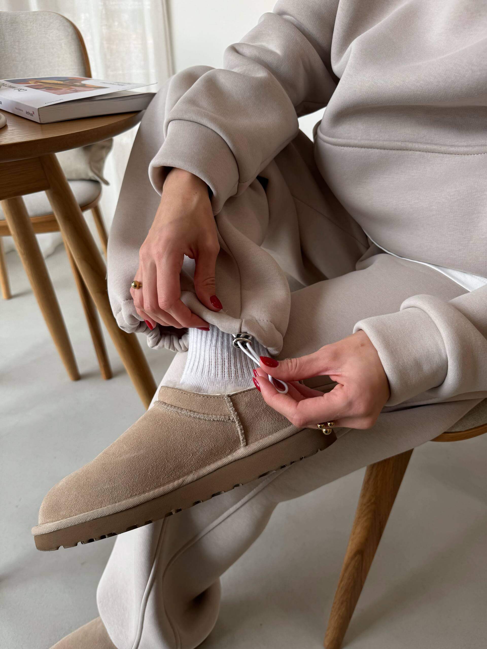 Жіночий спортивний костюм на флісі (худі + штани)