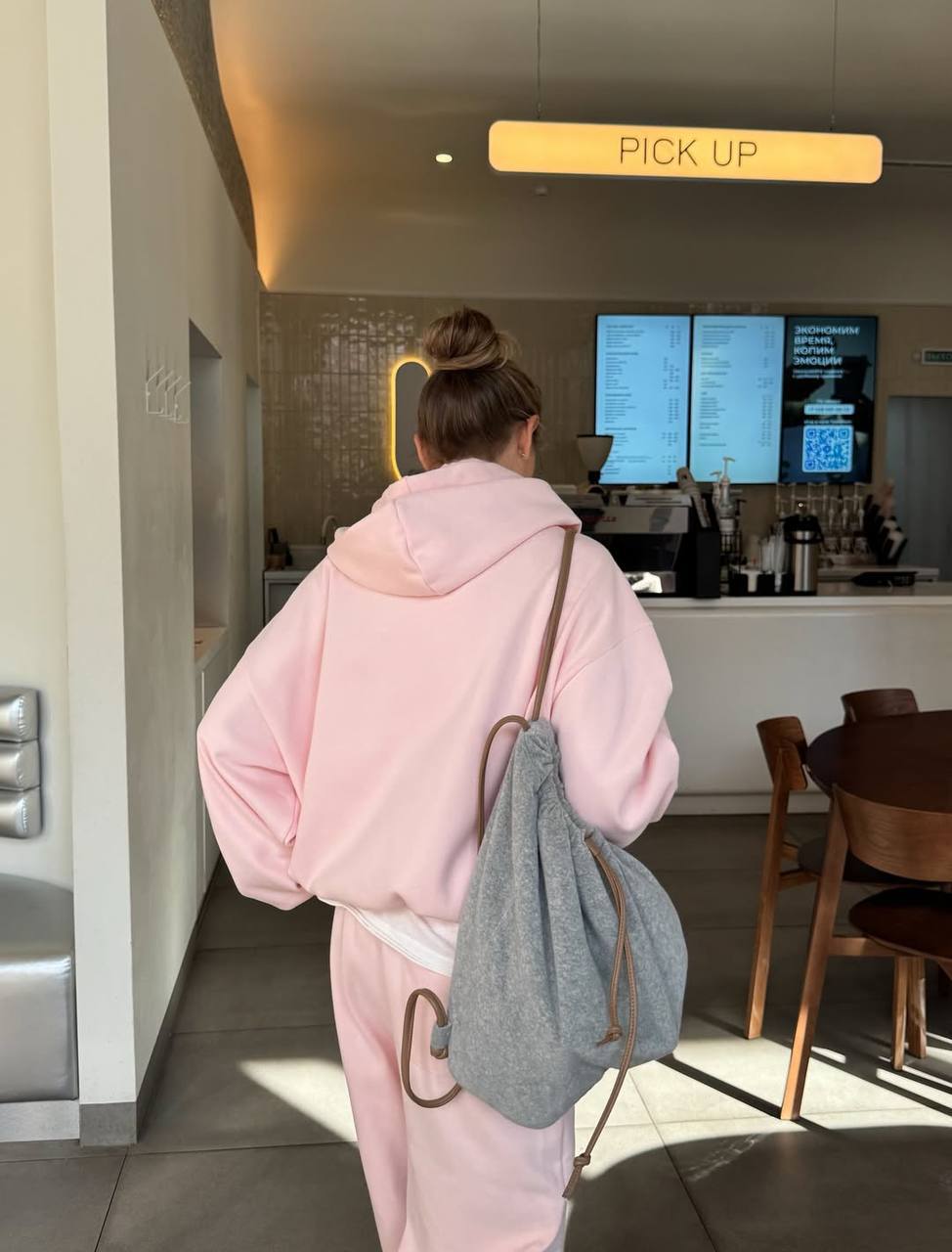 Жіночий спортивний костюм барбі