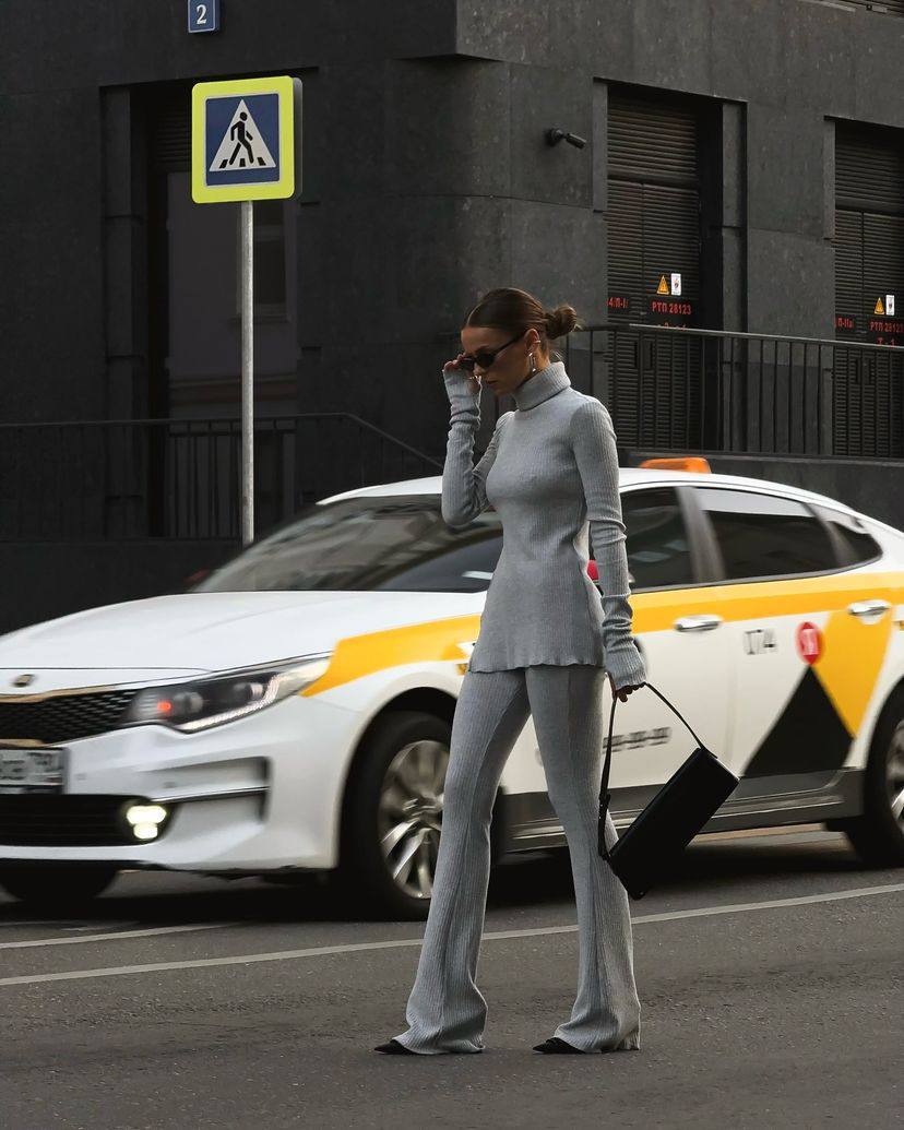 Жіночий костюм-двійка з ангори (светр + штани)