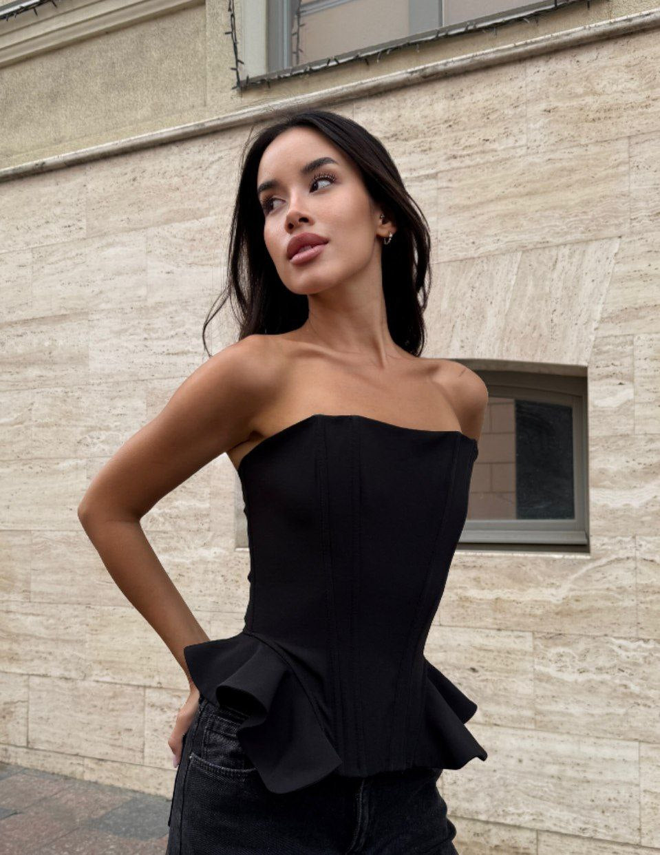 Корсет жіночий чорний костюмний